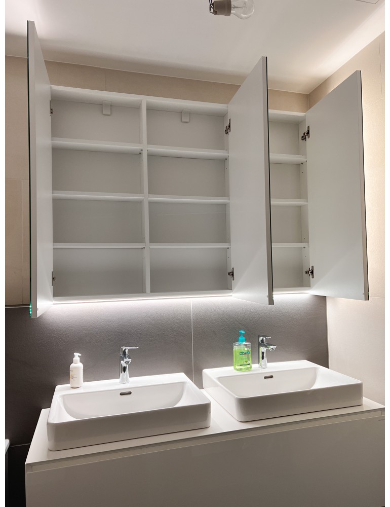 Hranatá zrkadlová skrinka ICONIC Design 1